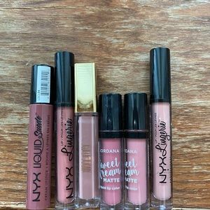 Bundle of liquid lipsticks
